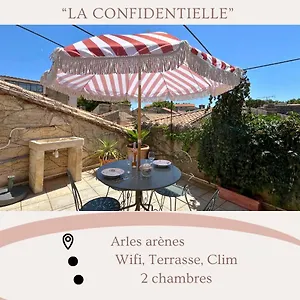 Hébergement de vacances La Confidentielle Centre Terrasse, Arles